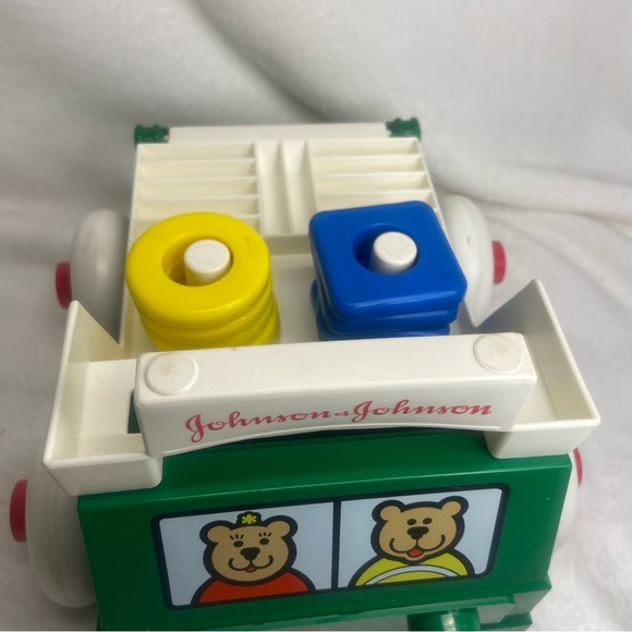 Vintage Johnson & Johnson Stack and Dump Truck Toy Made in USA 1983 & 10 shapes - Picture 2 of 8